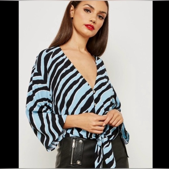 Topshop Zebra Print Tie Front Blouse 3/4 Sleeves Animal Print V-Neck Size 4 - Picture 1 of 8